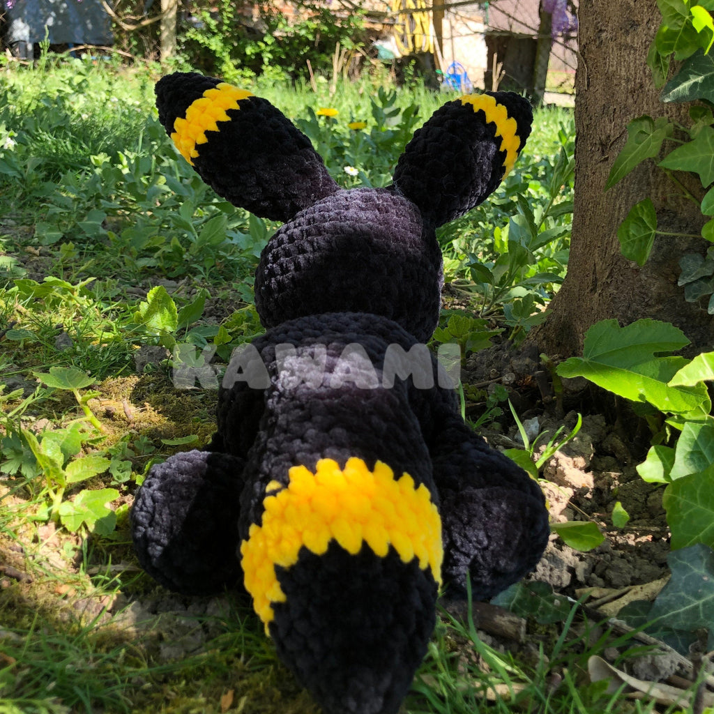 Peluche Blacky des ténèbres au crochet vue arriere - Kawami